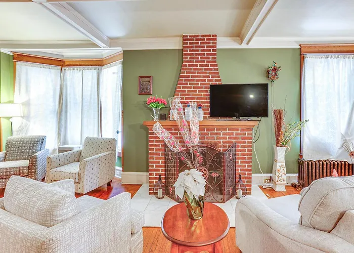 Reading Home With Yard In Historic District