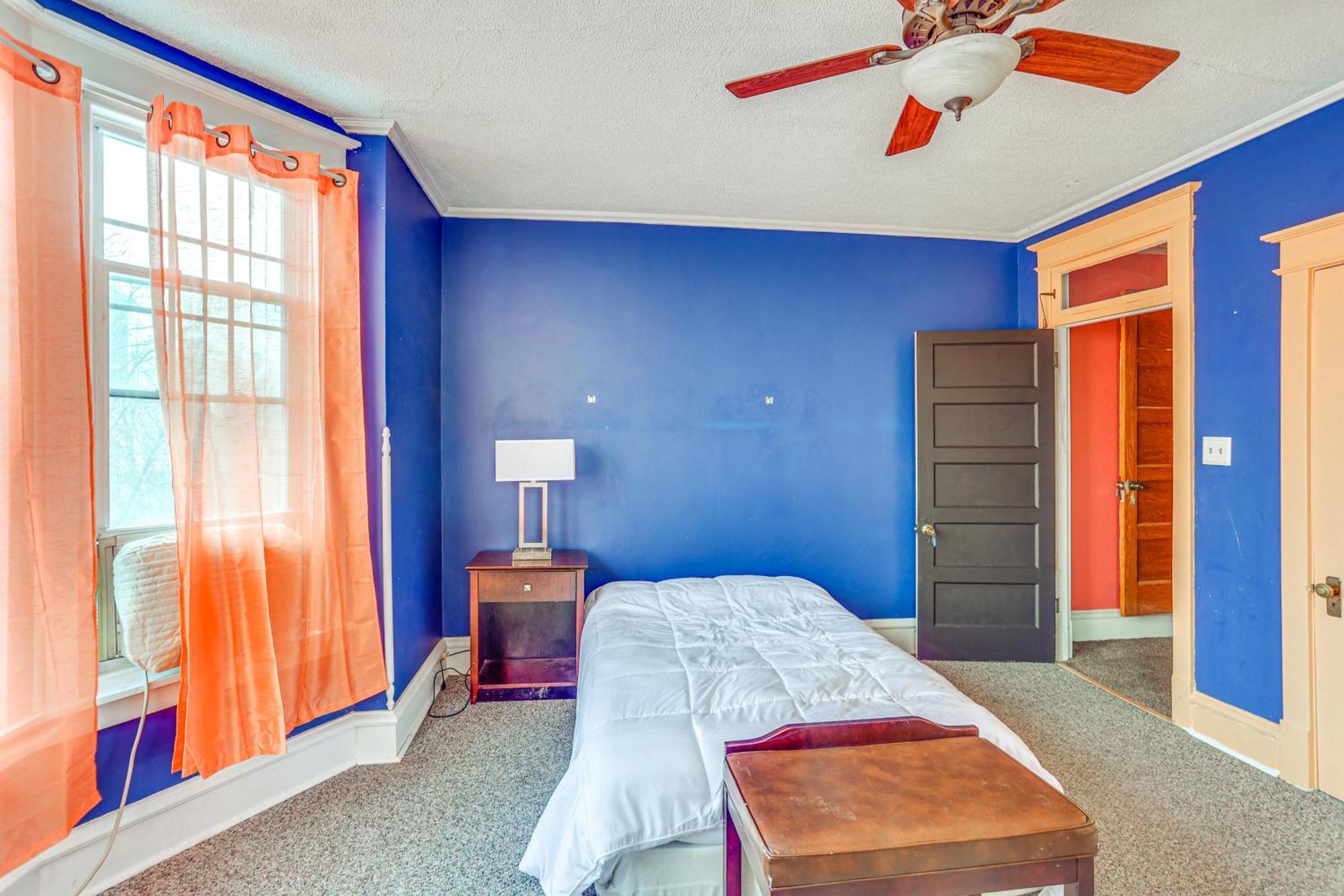 With Yard In Historic District *