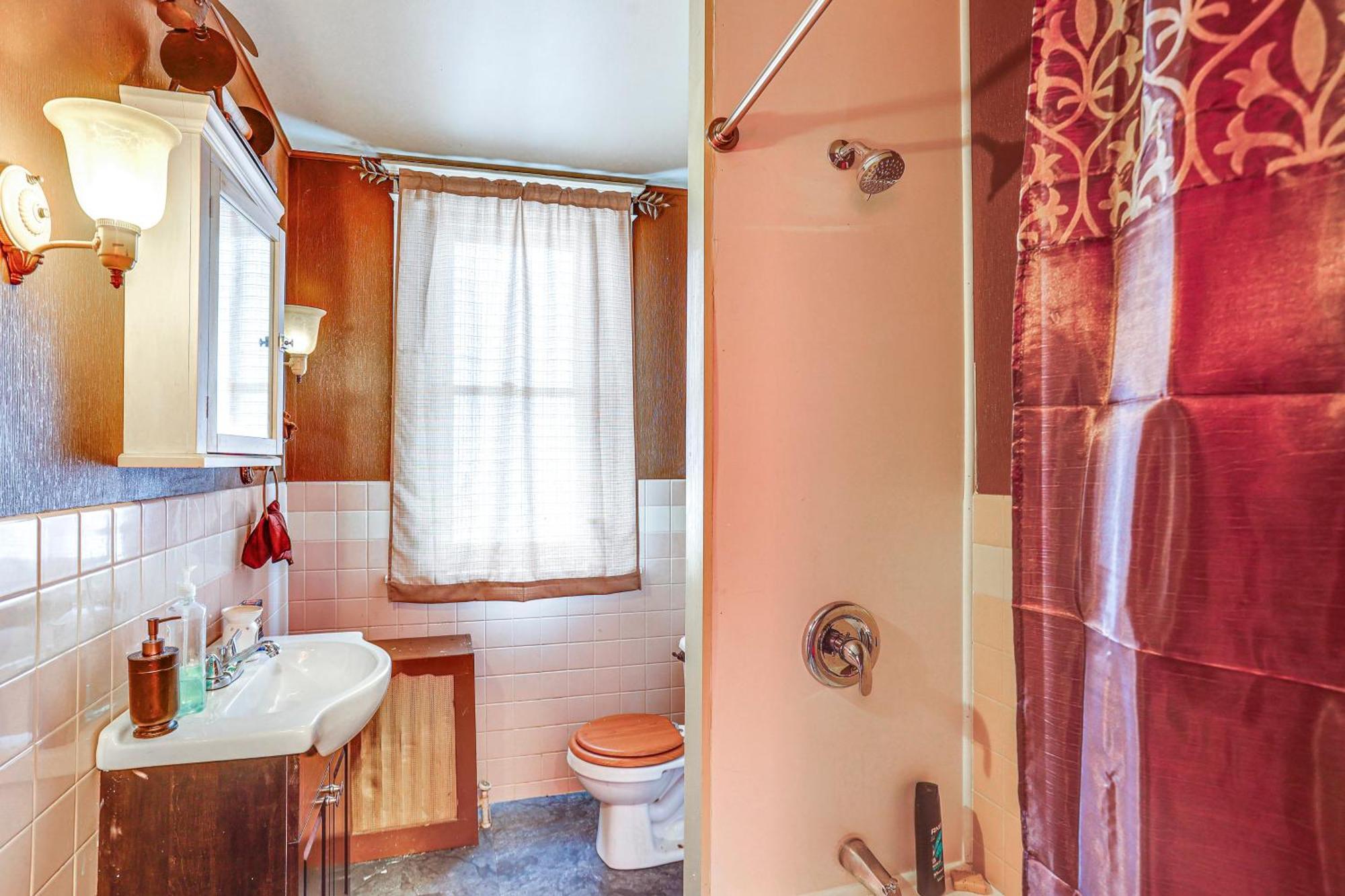 Сasa de vacaciones With Yard In Historic District *
